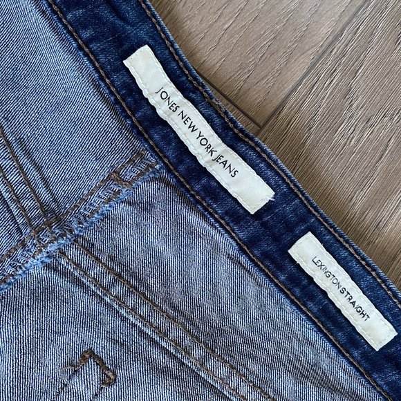 Jones New York Jeans - Size 14 Short with Secret Slimming - Picture 2 of 9